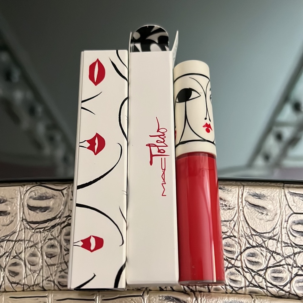 NIB! Mac Cosmetics Toledo Collection Lipglass In Color Barbeque.